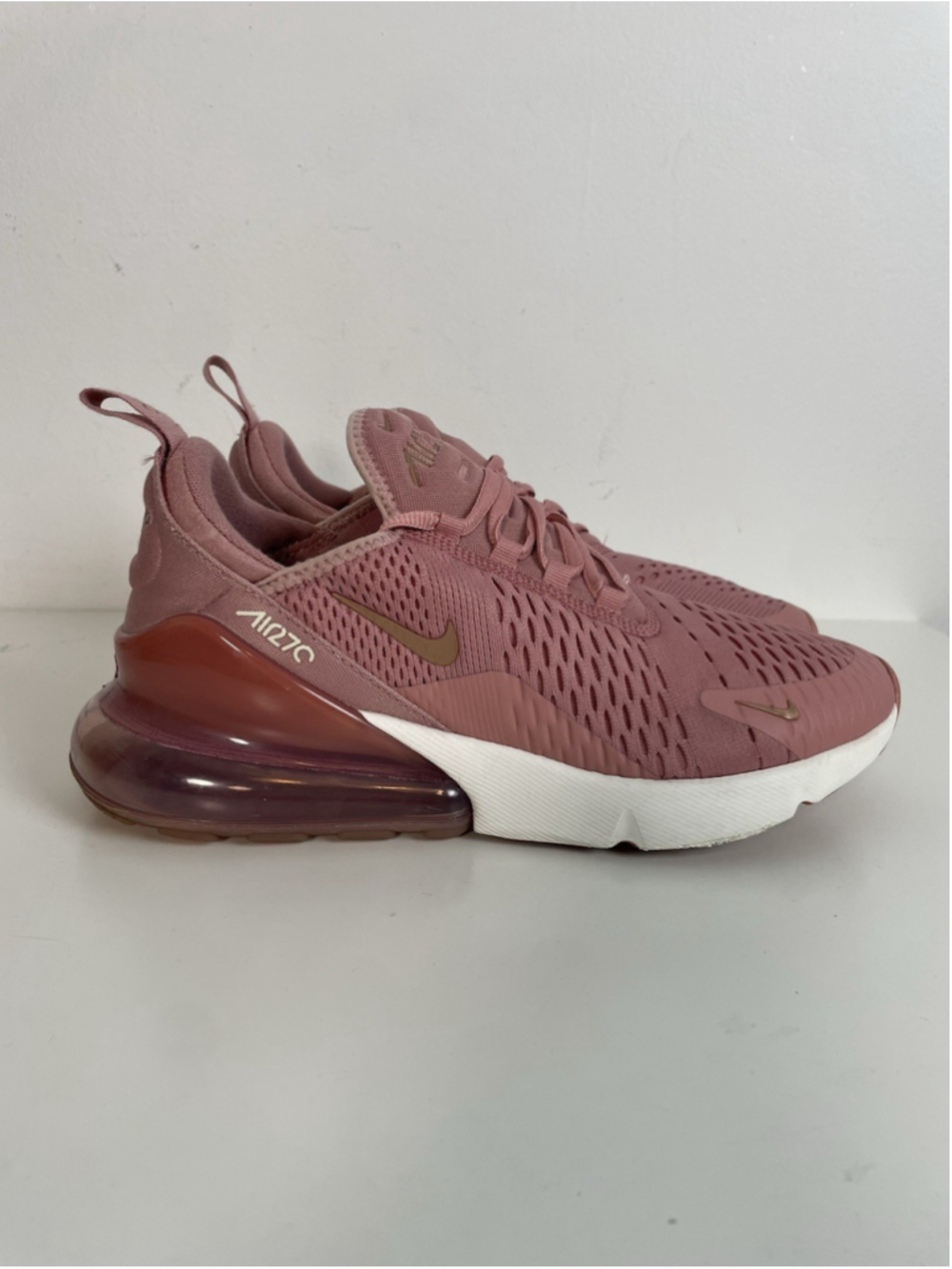 Nike Air Max 270 Women’s 9.5 Rust Pink Running Shoes Walking Sneakers